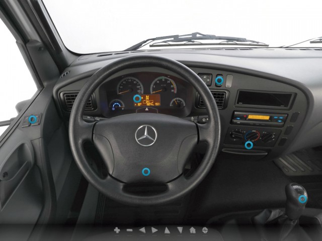 Mercedes-Benz_Accelo_815_-4x2-_Cabina_Simple_4