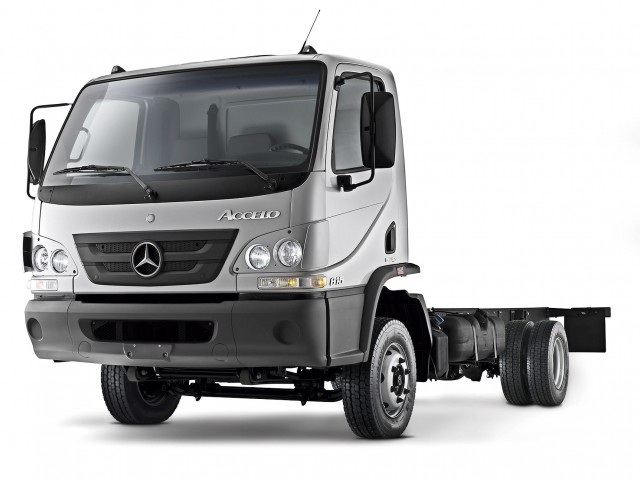 Mercedes-Benz_Accelo_815_-4x2-_Cabina_Simple_5