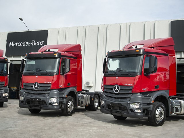 Mercedes-Benz_New_Actros_8