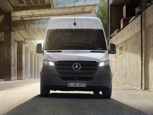 Mercedes-Benz_Sprinter-2021_9