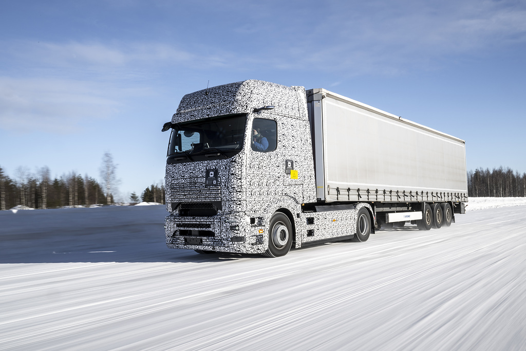 Mercedes-Benz eActros LongHaul celebrará su estreno mundial como eActros 600 en octubre: las plantas de producción preparan la producción en serie