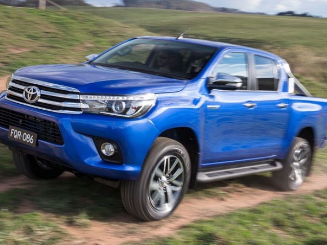 NUEVA-HILUX-2016-8