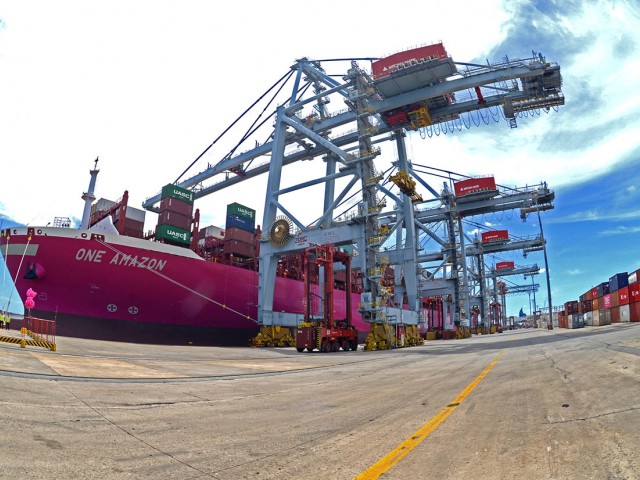 El sexto buque más grande del mundo, de la naviera ONE, estuvo en el puerto de Montevideo