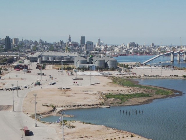 Montevideo: El Puerto que Impulsa el Comercio Regional y Global en el Atlántico Sur