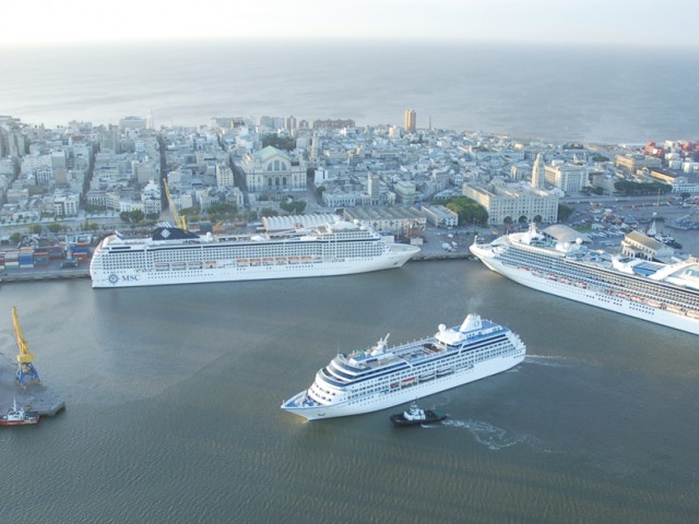 Empresas de transporte de pasajeros movieron pasajeros de 140 cruceros