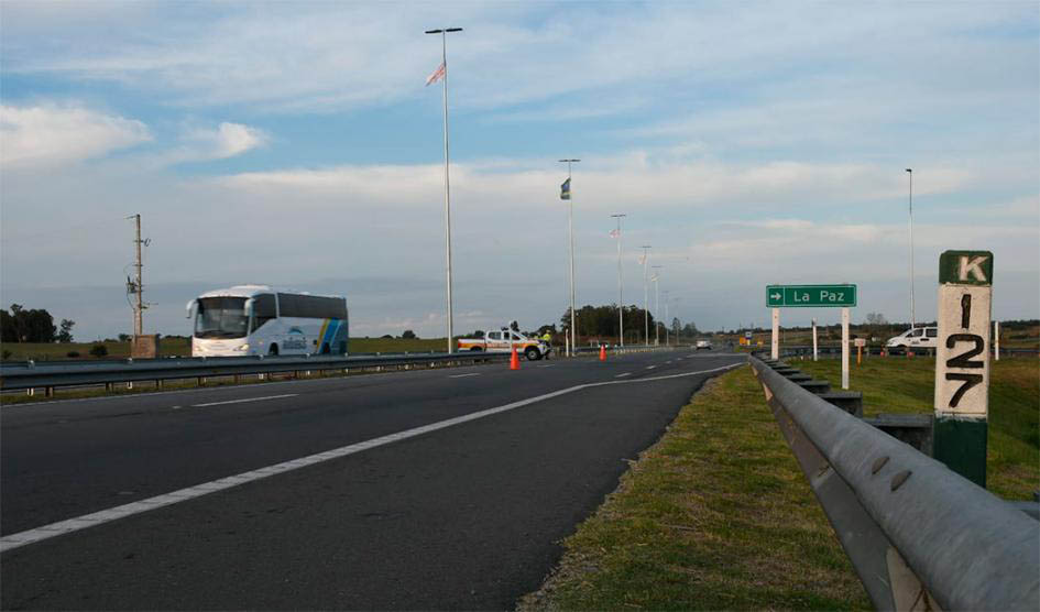 MTOP inauguró luminarias sobre ruta 1 en el departamento de Colonia