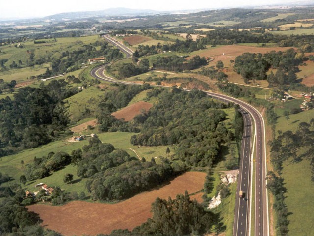 Problemas en infraestructuras en Latinoamérica dañan participación en cadenas de valor mundial