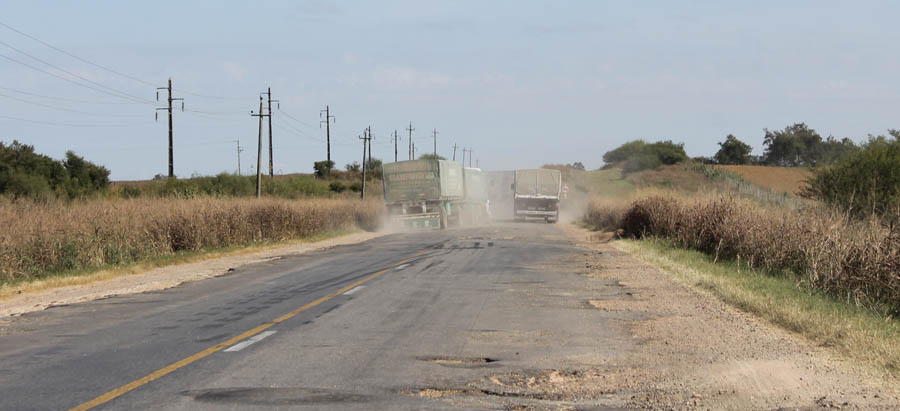 Rutas en mal estado vuelven a movilizar a vecinos de Colonia