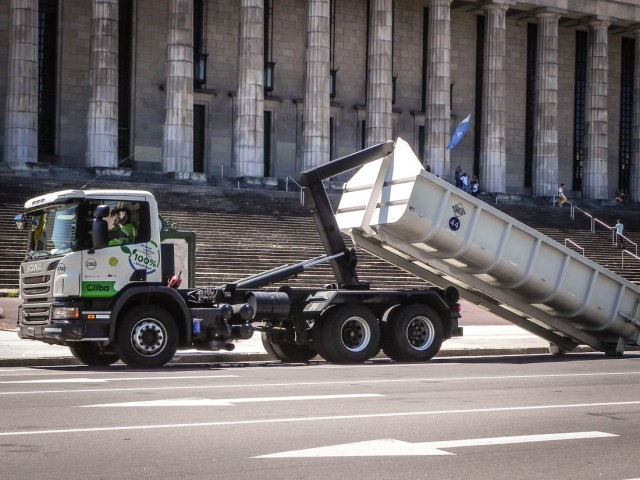 Scania realizó pruebas con un camión pro­pul­sa­do 100% con biodiesel 