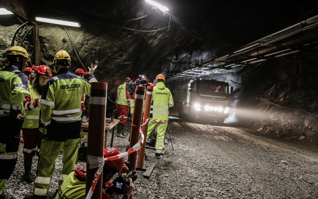 Volvo Trucks realiza pruebas de conducción autónoma con un Volvo FMX