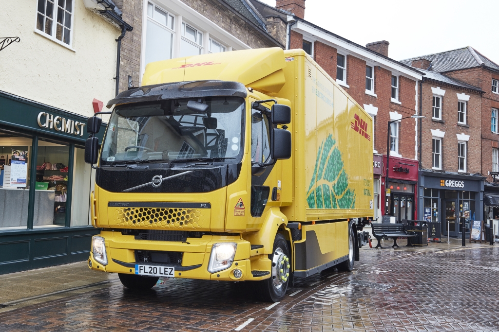 DHL y Volvo Trucks inician una nueva cooperación de transporte cero emisiones con un pedido de 44 camiones eléctricos