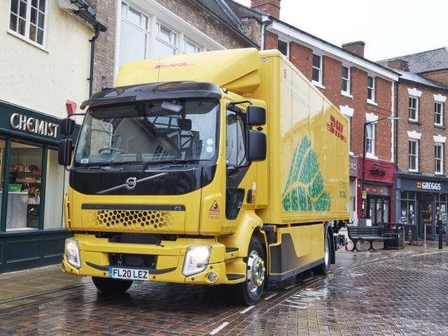 DHL y Volvo Trucks inician una nueva cooperación de transporte cero emisiones con un pedido de 44 camiones eléctricos