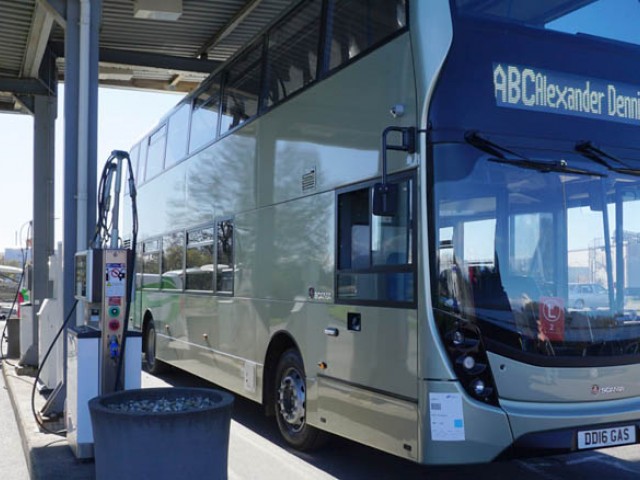 SCANIA desarrolló el primer autobús de Doble Piso Euro 6 que funciona con gas