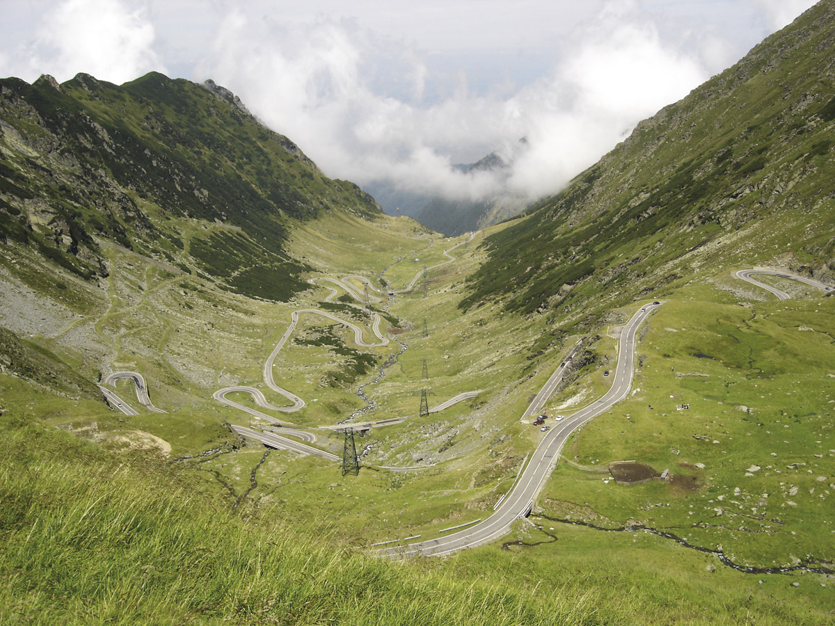 La carretera Transfagarasan de Rumania, el camino de las nubes