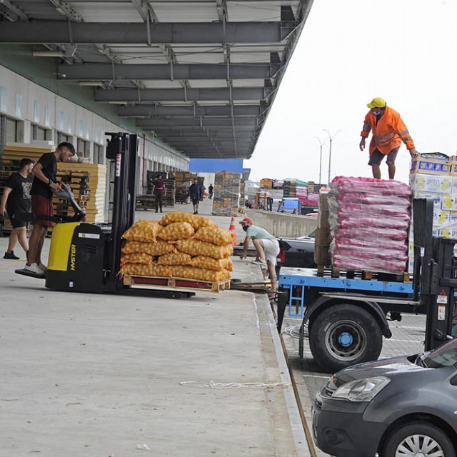 Se inauguró la Unidad Agroalimentaria Metropolitana