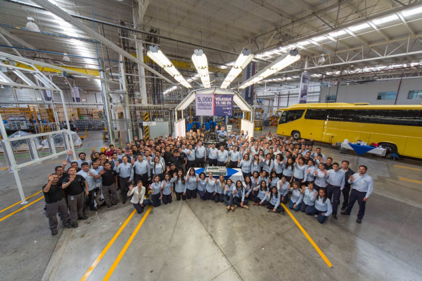 Un Volksbus es el vehículo número 5.000 producido en la fábrica de México