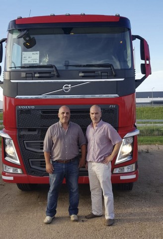 VOLVO - Transportes Baz