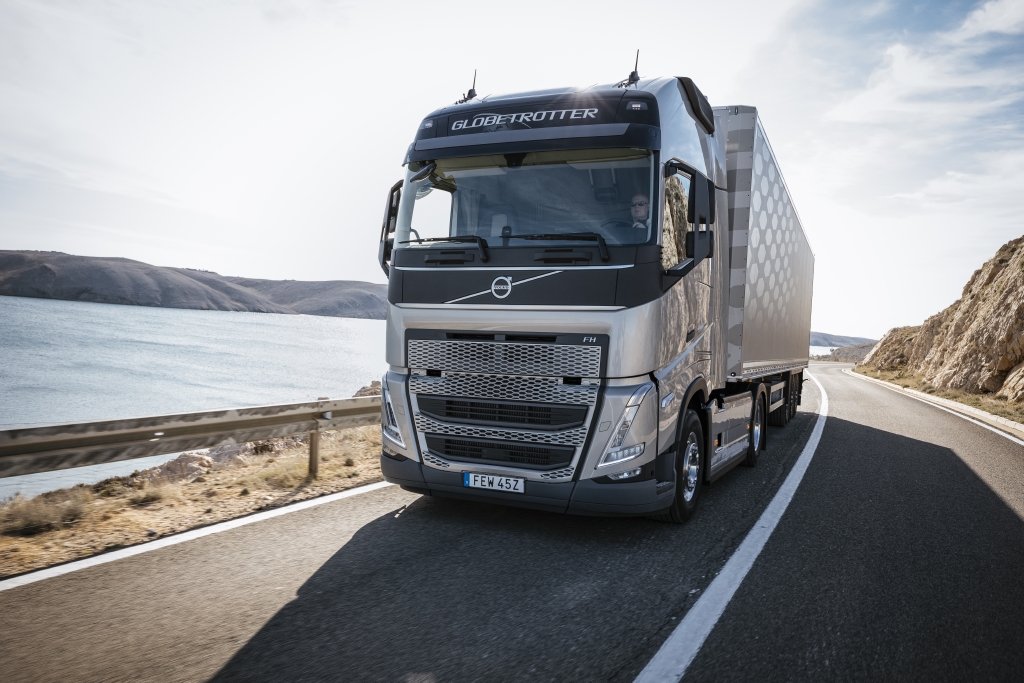 España: El nuevo Volvo FH ganador del premio Camión del Año 2021