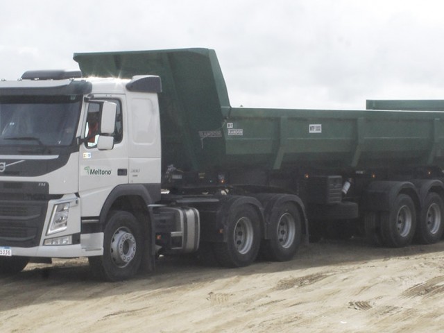 Volvo_Modelo_FM_380_6x2T_4