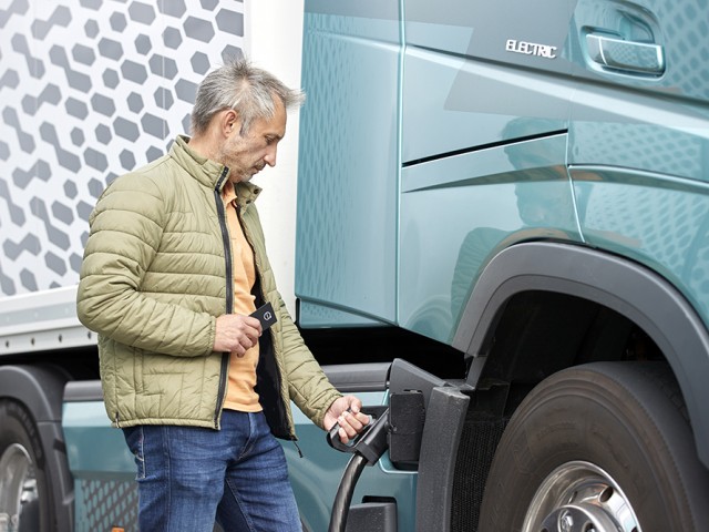 Avance para la carga rápida de camiones eléctricos: Volvo Trucks lanza un nuevo servicio