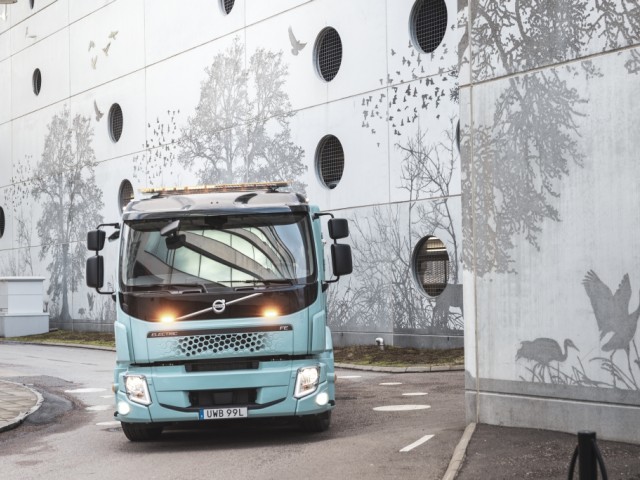 Volvo presenta camiones eléctricos con mayor autonomía