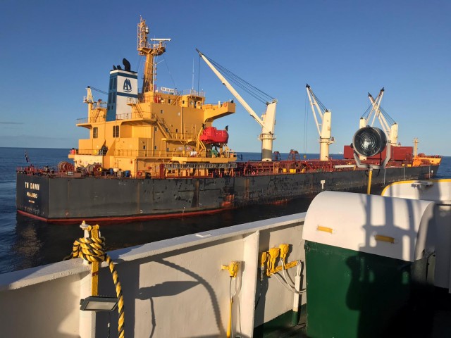 Alije de fertilizante en zona Alpha del Río de la Plata