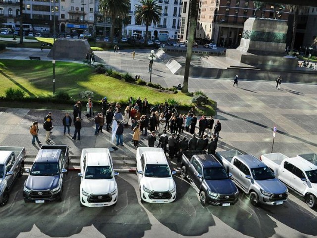 Primaria adquirió 15 camionetas que serán destinadas a inspecciones departamentales