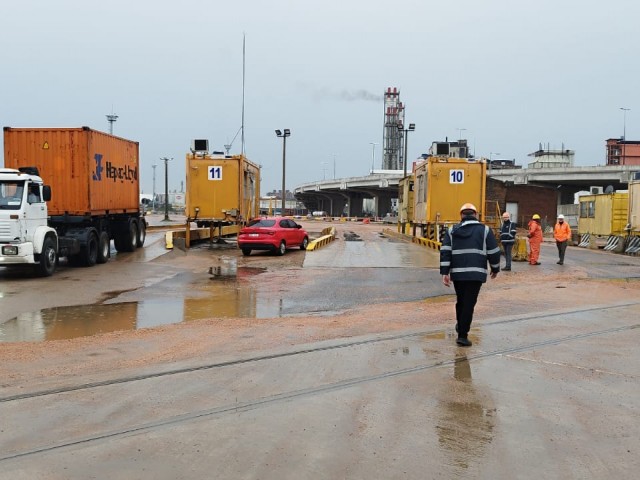 ANP firmó contrato para agilizar el ingreso de camiones al puerto de Montevideo