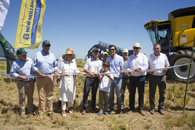 Presidente Lacalle Pou participó en inauguración de cosecha de arroz 2023