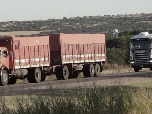 Argentina: Limitan las velocidades máximas en las rutas para micros y camiones