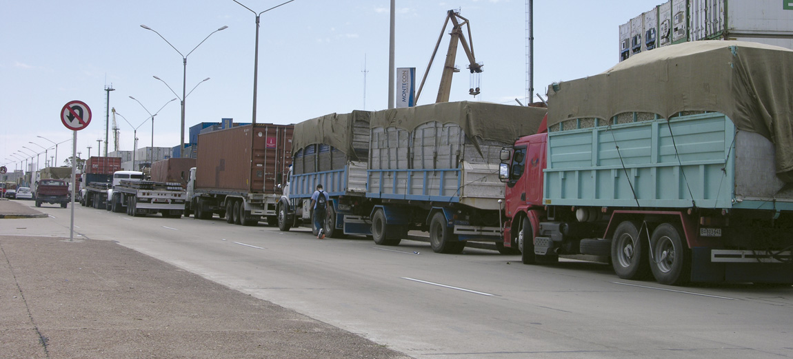 La Asociación de Transportistas de Carga del Uruguay anuncia huelga en el transporte de carga