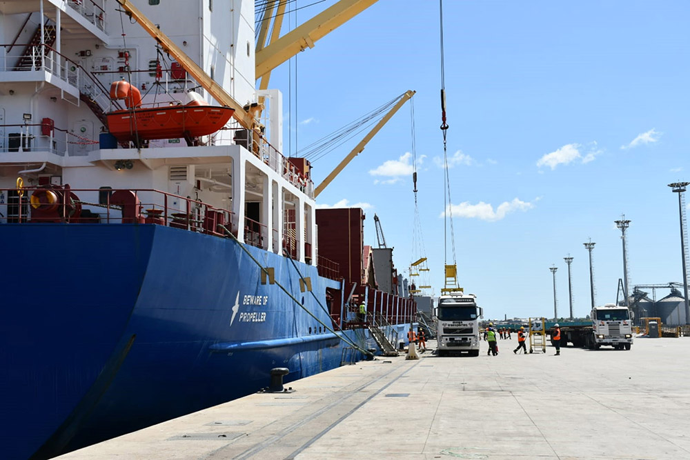 Arribó primer embarque de rieles para construcción de Ferrocarril Central