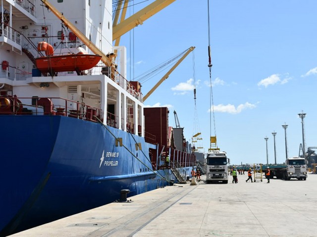 Arribó primer embarque de rieles para construcción de Ferrocarril Central