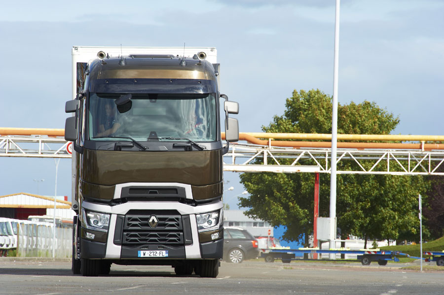 La gama T de Renault, Trucks of the Year 2015