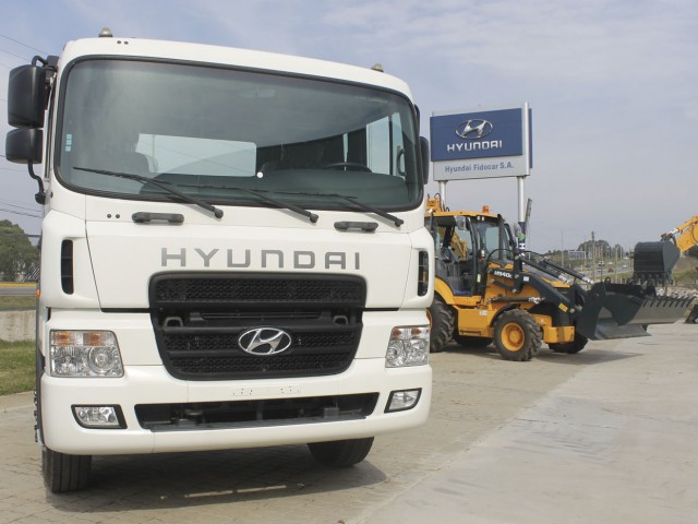 hYUNDAI_MAQUINARIA_3