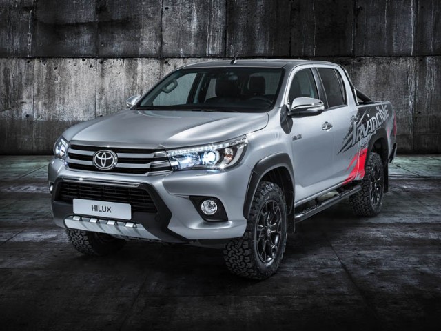 Toyota Hilux ‘Invincible 50’: homenaje para celebrar medio siglo de dominio en el segmento pick-up