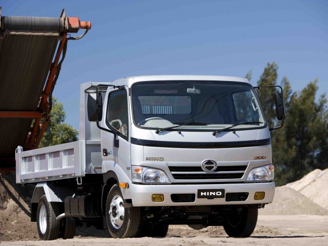 Hino presento su línea de camiones livianos en Argentina