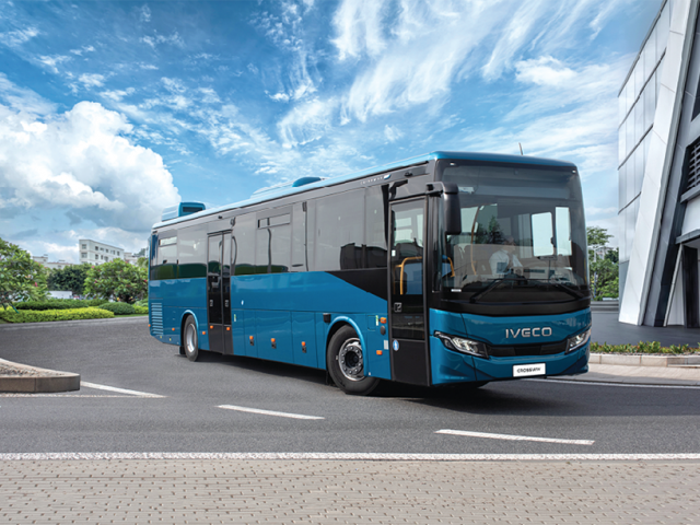 IVECO BUS amplía su modelo CROSSWAY con una versión híbrida