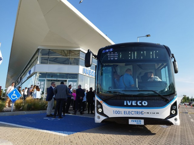 IVECO BUS presenta junto a Santa Rosa, nuevas soluciones de movilidad sostenible para el transporte de pasajeros