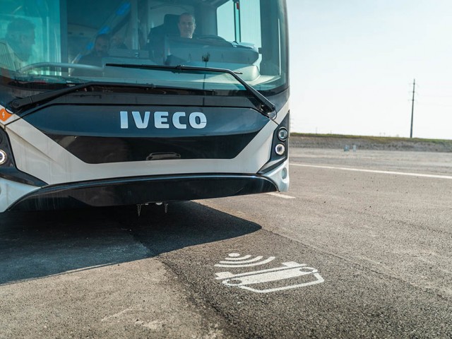 IVECO e IVECO BUS se asocian con "Arena del Futuro": hacia un sistema de movilidad inalámbrica y sin emisiones