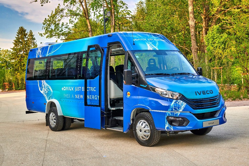 Con el nuevo eDAILY, el icónico minibús de IVECO BUS pasa a ser libre de emisiones