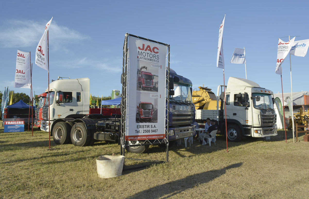 Repaso Expo Activa 2015: Los camiones pesados JAC en todas sus versiones