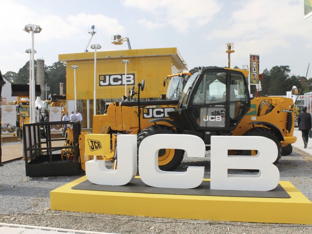 jcb_MT_Expo2015