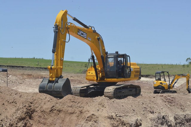 JCB Test Day: JCB lleva sus máquinas a donde están sus clientes