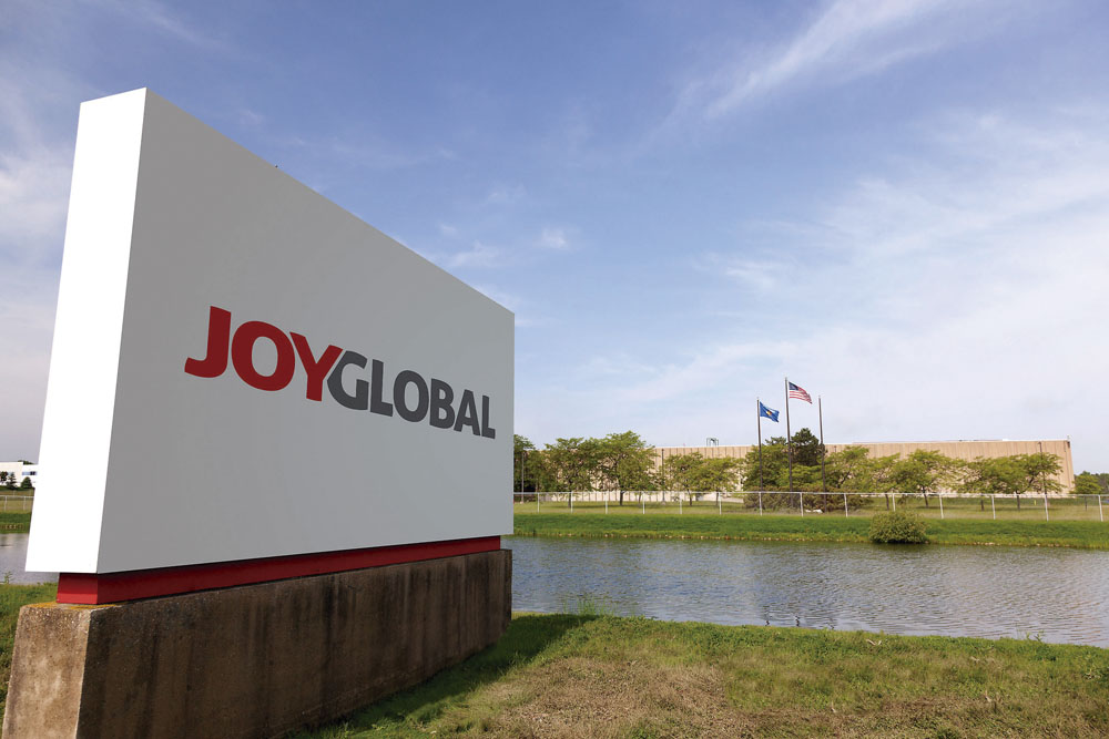 Komatsu acuerda comprar Joy Global  por US$ 2.900 millones