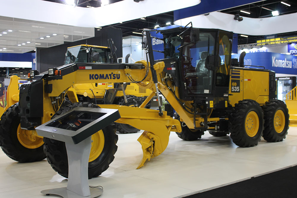 KOMATSU: Nueva Motoniveladora GD 535- 5