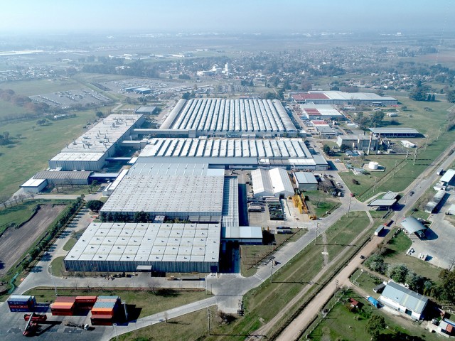 Mercedes-Benz celebra 70 años de producción en Argentina