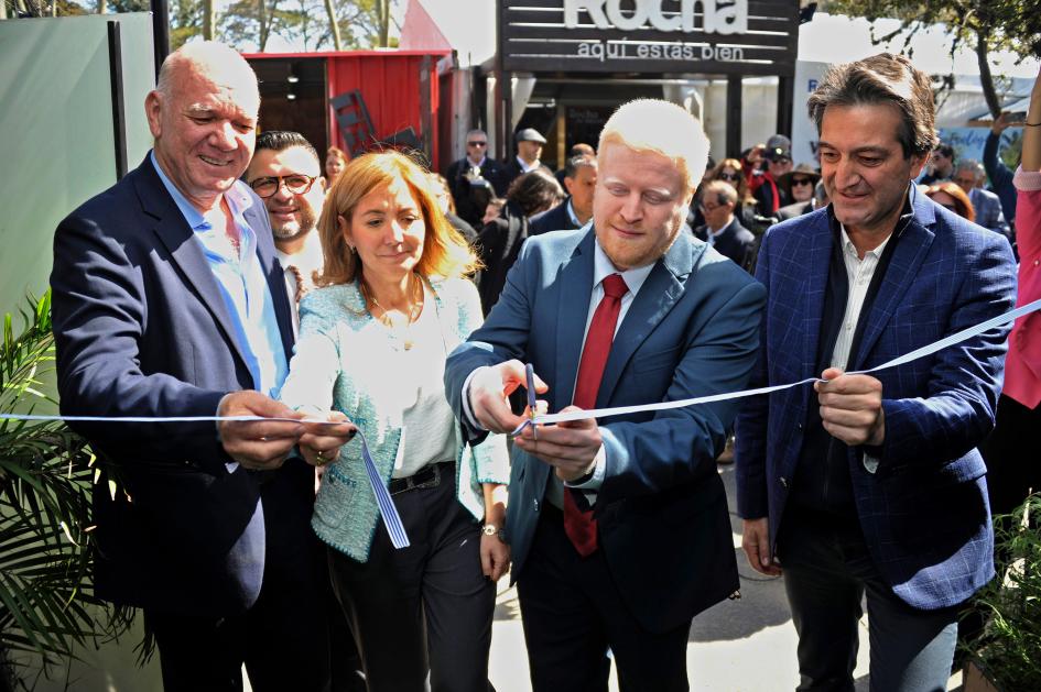 Transición energética: MIEM inauguró locales en Expo Prado 2024 y lanzó iniciativa en movilidad eléctrica