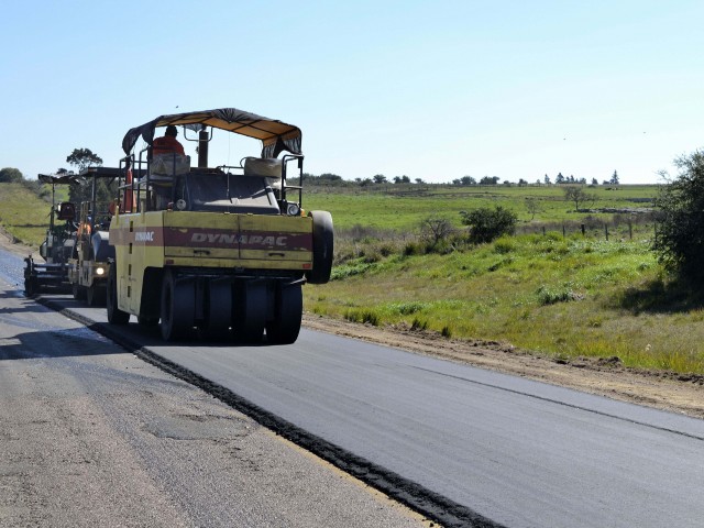 Gobierno invierte 60 millones de dólares en rehabilitación de las rutas 12, 54 y 55