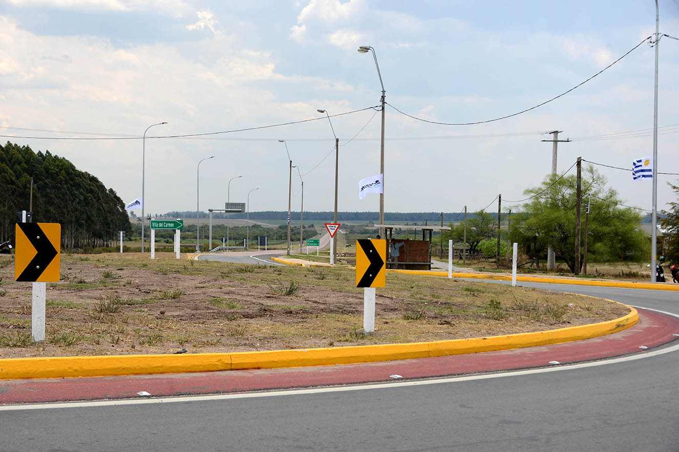 Reconstrucción de ruta 6 “es fundamental y cambiará la producción nacional”, indicó Lacalle Pou